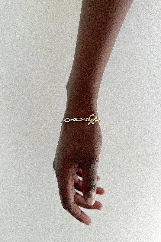 TWO-TONE FIGARO CHAIN BRACELET